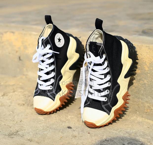 Converse Run Star High Tops Sneaker · Photo 4