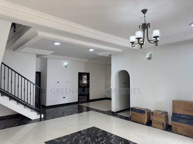 4bdrm Townhouse / Terrace in Cantonments for rent photo 2