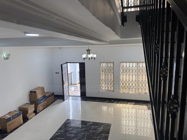 4bdrm Townhouse / Terrace in Cantonments for rent photo 18