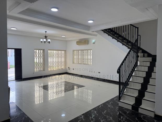 4bdrm Townhouse / Terrace in Cantonments for rent photo 6