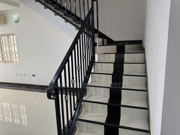 4bdrm Townhouse / Terrace in Cantonments for rent photo 7