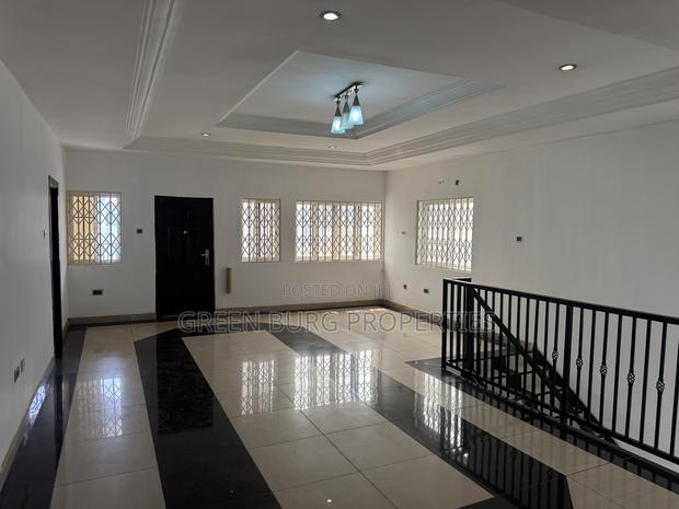 4bdrm Townhouse / Terrace in Cantonments for rent photo 10