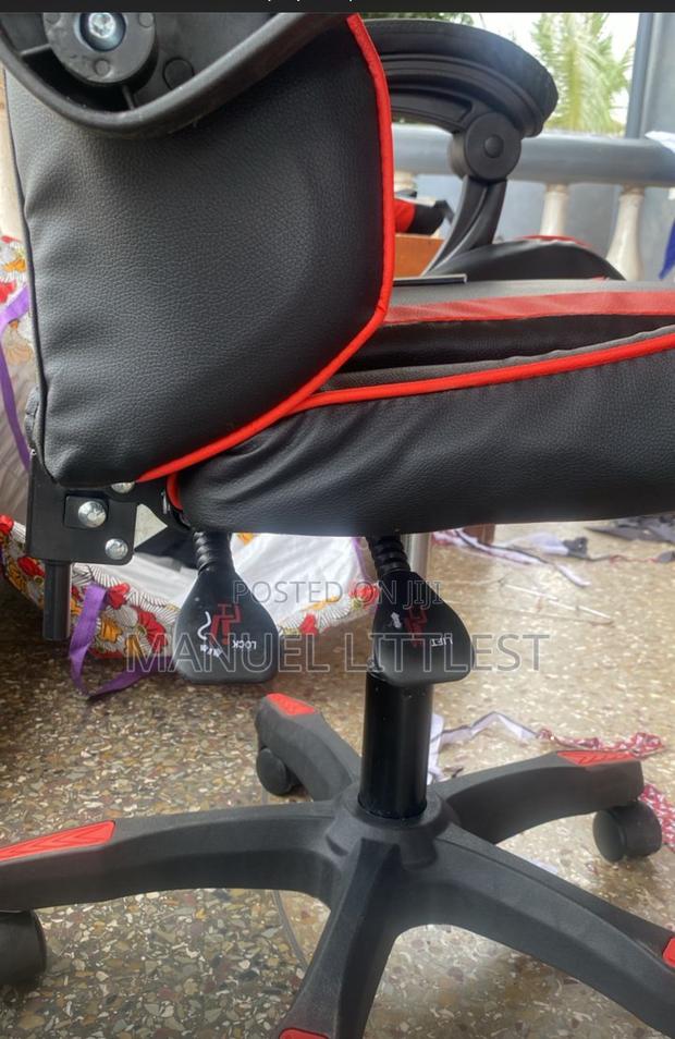 Gaming Chair · Photo 3