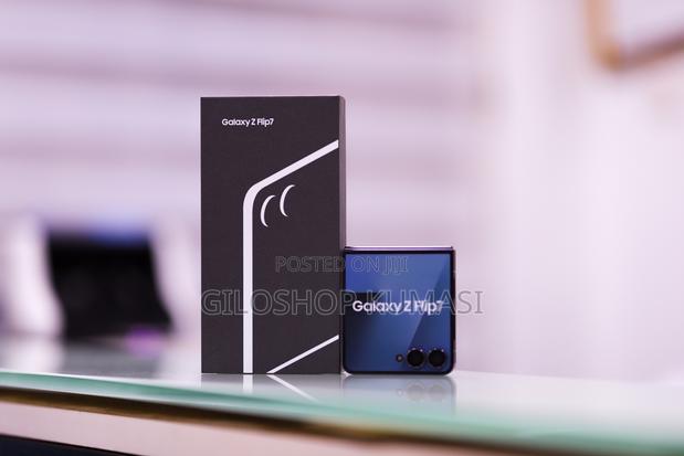 New Samsung Galaxy Z Flip7 256 GB Blue