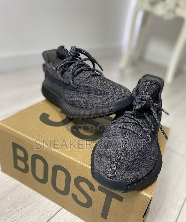 Adidas Boost 350 Black · Photo 4
