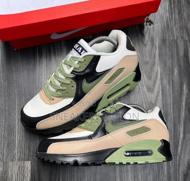 Air Max 90 Surplus Lahar Escape · Photo 3
