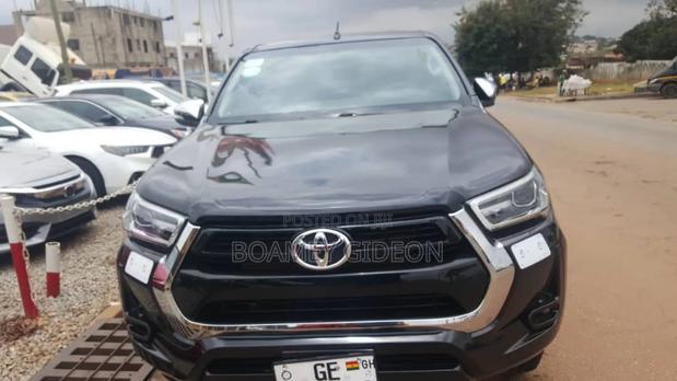 Toyota Hilux 2022 Black