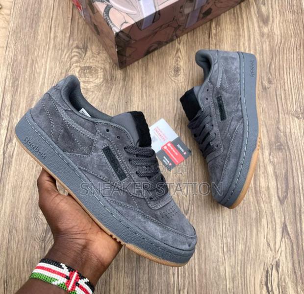 Reebok Classic Suede Grey Available · Photo 3