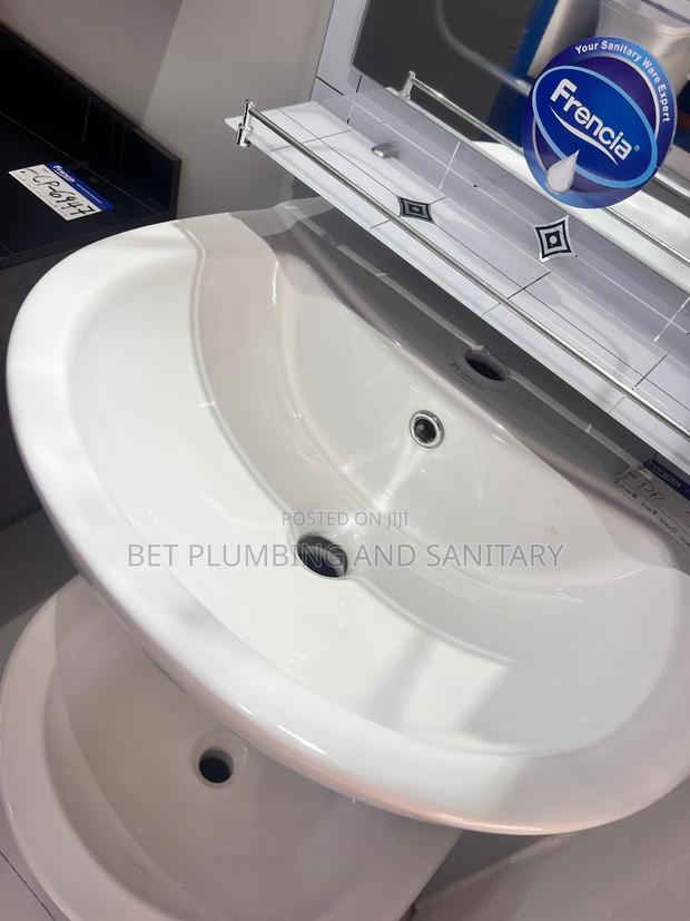 Frencia Hanging Basin_complete_wash Hand Basin With Short Stand · Photo 4
