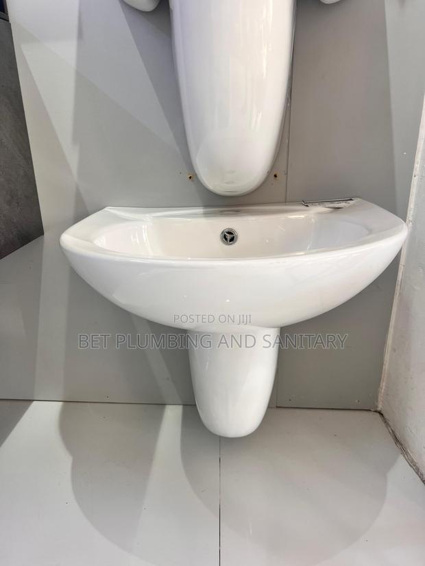 Frencia Wash Hand Basin With Short Stand_complete_wall Hung Basin · Photo 3