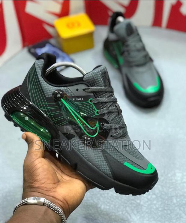 Nike Air Max Flywire Available · Photo 3