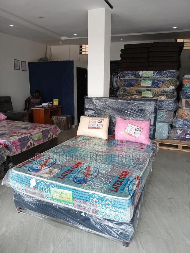 9 Inches High Density Mattress · Photo 4