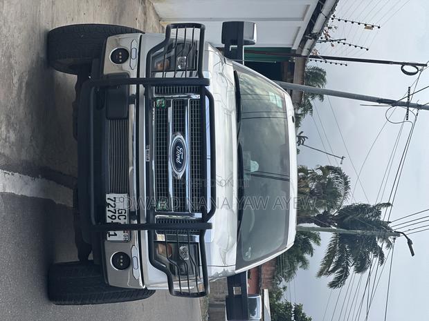 Ford F-150 Lariat 2011 Silver