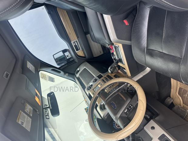 Ford F-150 Lariat 2011 Silver