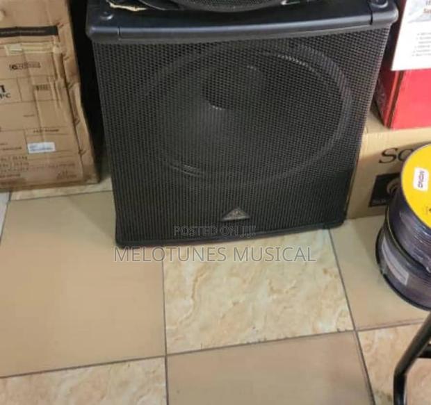 Behringer Eurolive High-Performance Active 3000 Watt Pa Subwoofer. · Photo 4