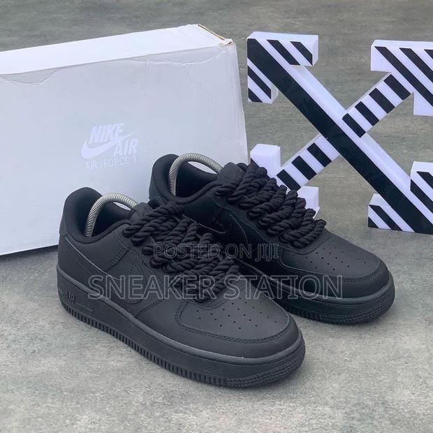 Nike Air Force 1 Big Laces Black · Photo 3