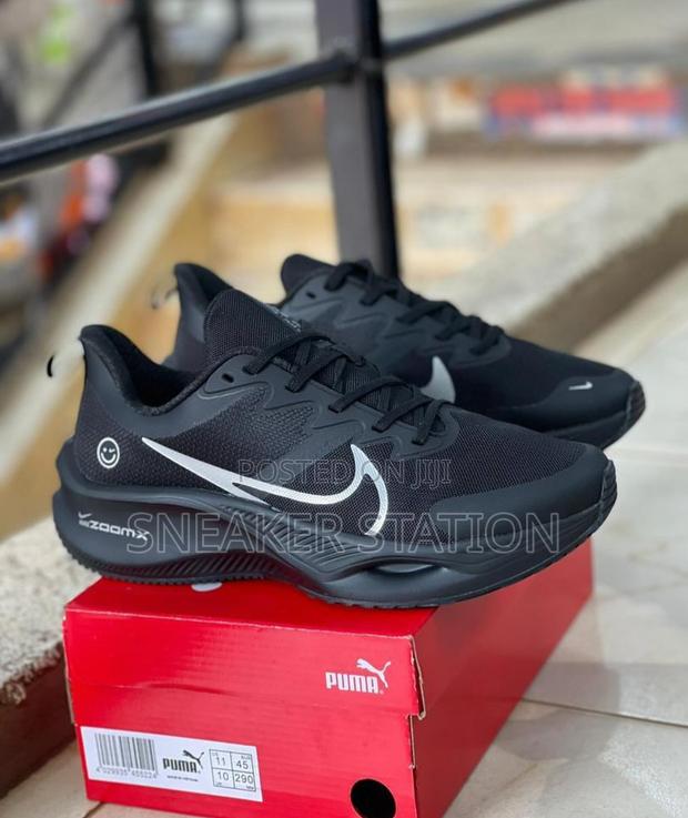 Nike Zoom X Smile Black Runner · Photo 3