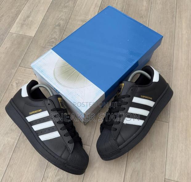 Adidas Superstar Black/White · Photo 3