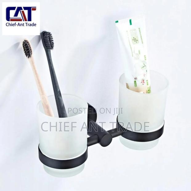 Double Tooth Brush Holder Black · Photo 2