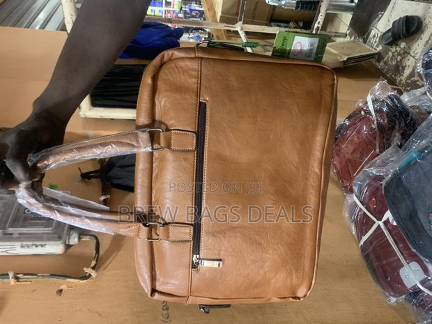 Pure Leather Jeep 15.6 Inches Laptop Bag With Shoulder Strap · Photo 4