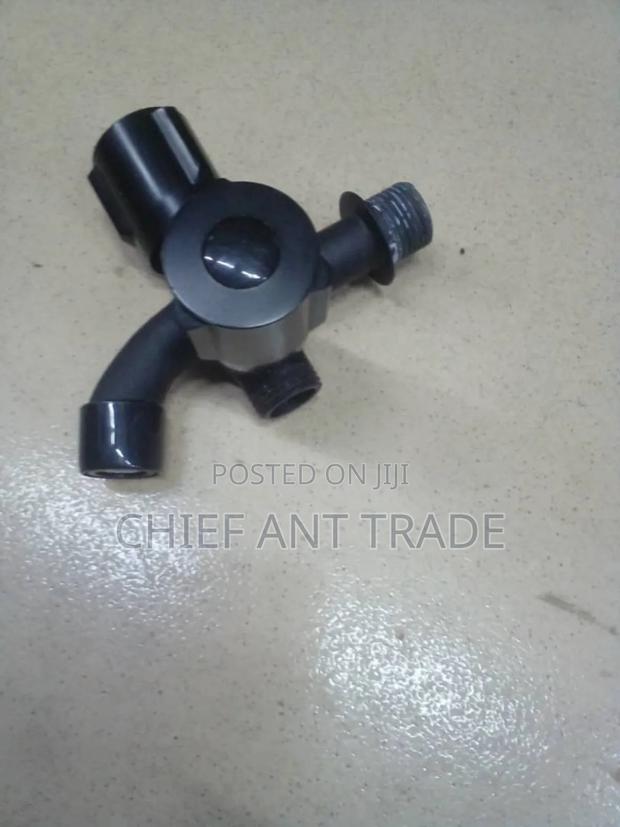 Twin Tap. Twin Valve · Photo 2