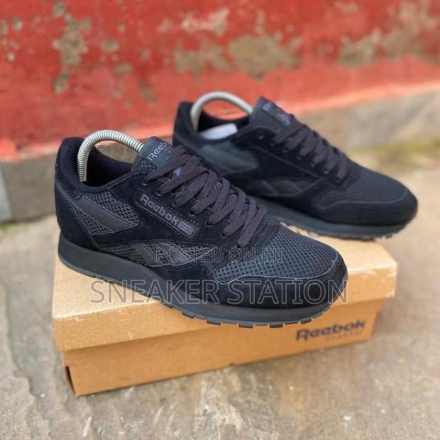 Reebok Classic Sneakers Black · Photo 3