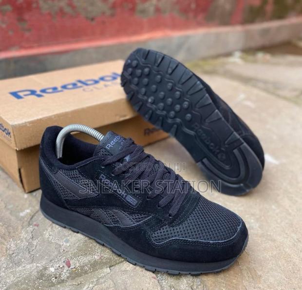 Reebok Classic Sneakers Black · Photo 4