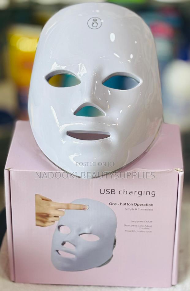 Led Light Face Therapy Mask Usb Charging One Button Operation · Photo 2