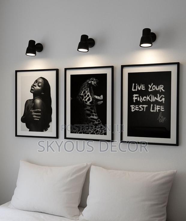 3 Sett B N W Photo Frame