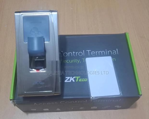 Zkteco Ma300 Access Control Terminal + Finger + Card · Photo 2