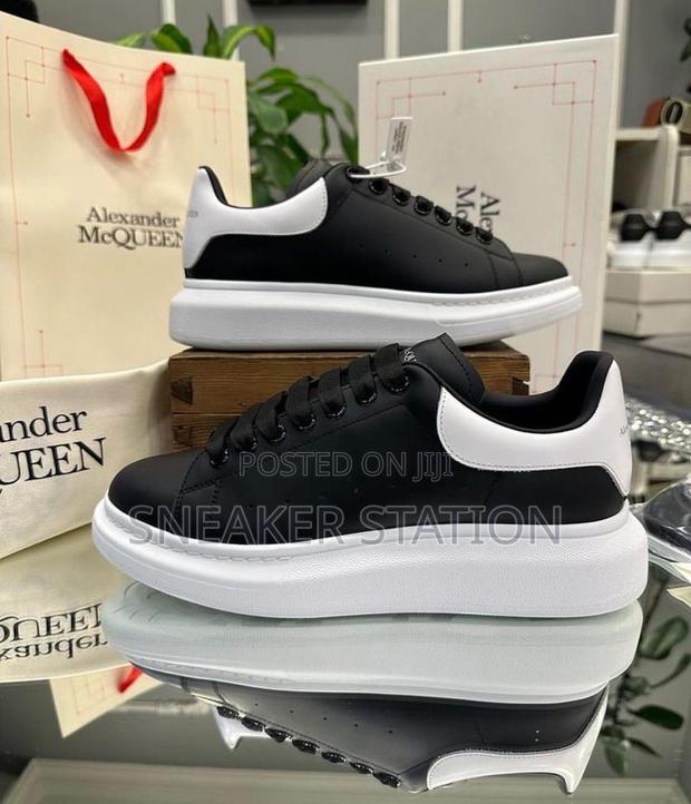 Alexander McQueen · Photo 4