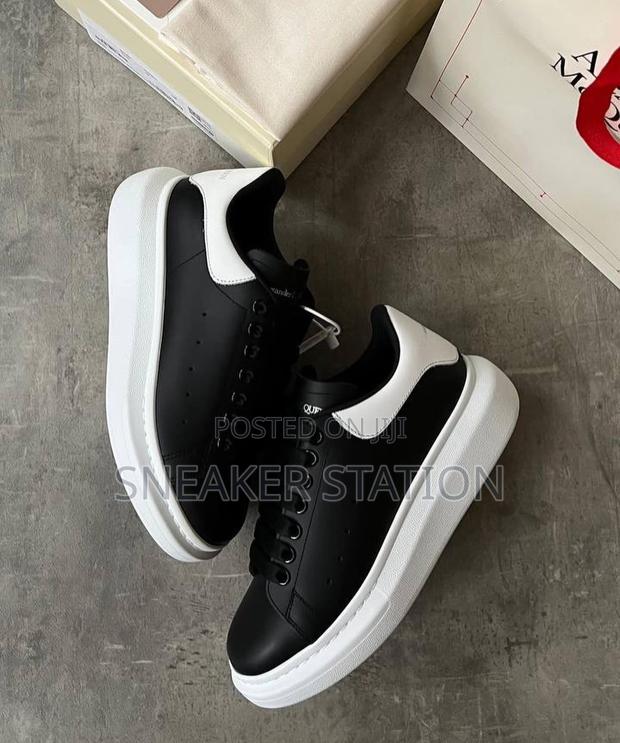 Alexander McQueen · Photo 3