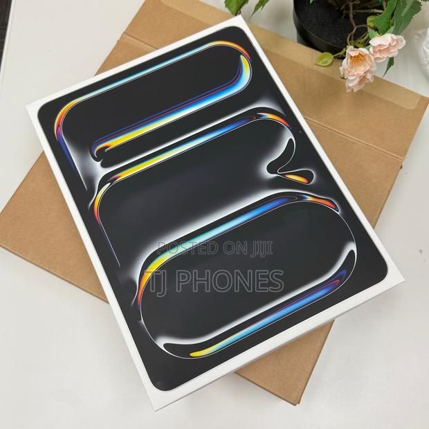 New Apple iPad Pro 13 (2024) 512 GB Black photo 2