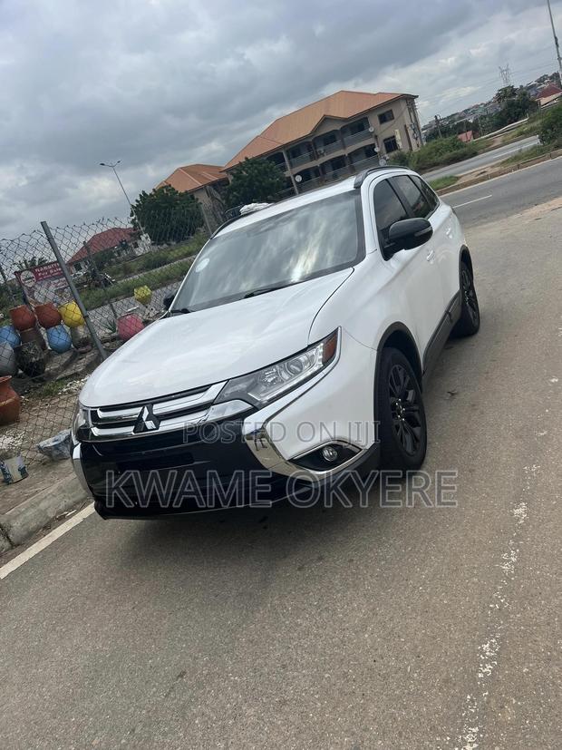 Mitsubishi Outlander LE FWD 2018 White