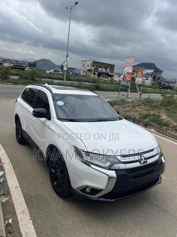 Mitsubishi Outlander LE FWD 2018 White
