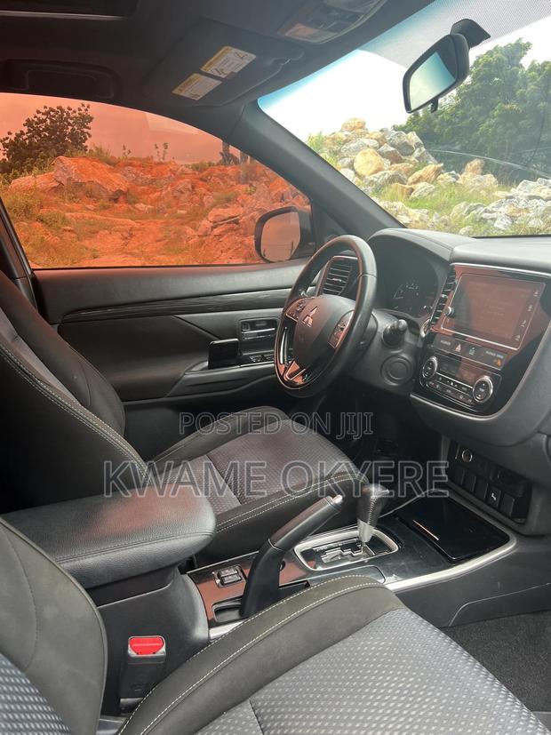 Mitsubishi Outlander LE FWD 2018 White