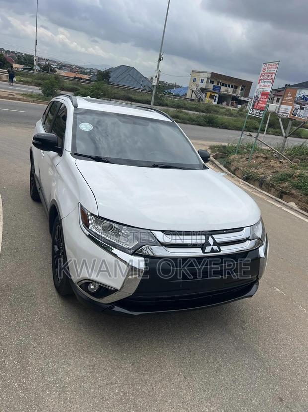 Mitsubishi Outlander LE FWD 2018 White