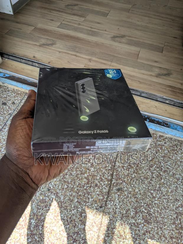 New Samsung Galaxy Z Fold6 256 GB Black · Photo 4