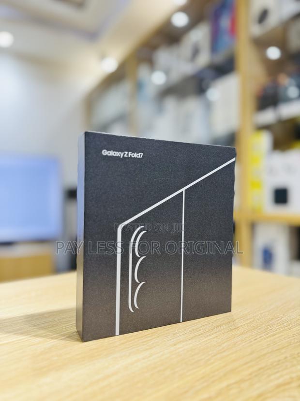 New Samsung Galaxy Fold 512 GB Black photo 5