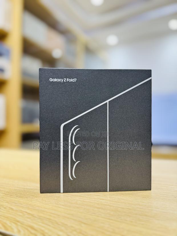 New Samsung Galaxy Fold 512 GB Black photo 3