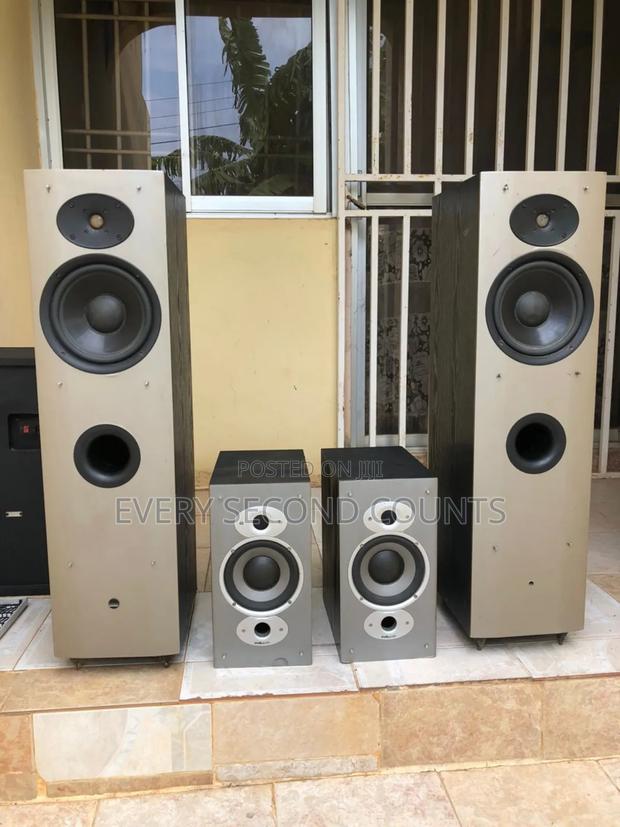 Athena as-F1-1 Tower + Polk Audio Speakers · Photo 1