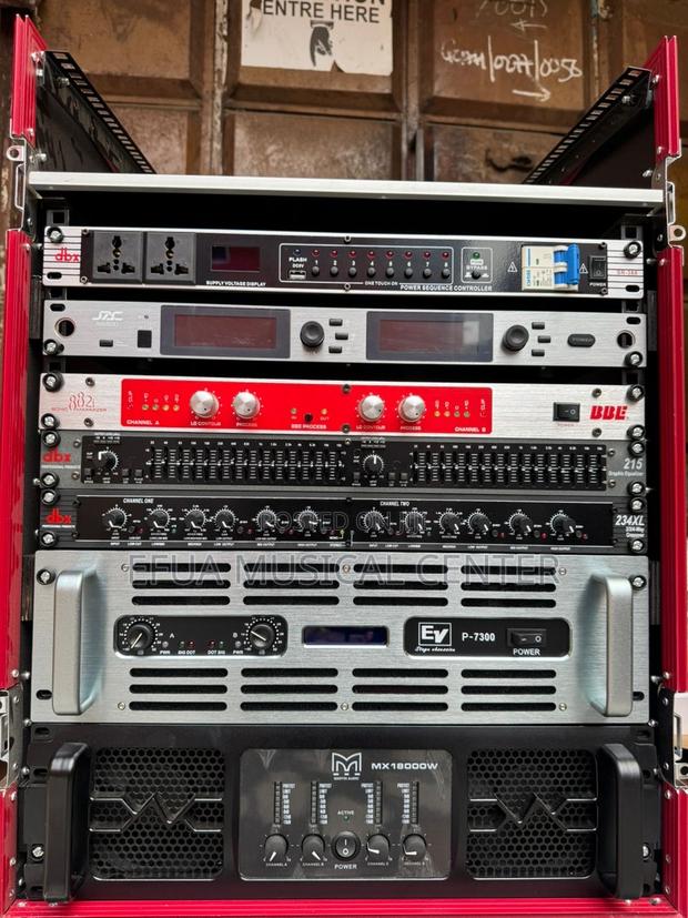 Full Set of Amplifier Rack · Photo 2