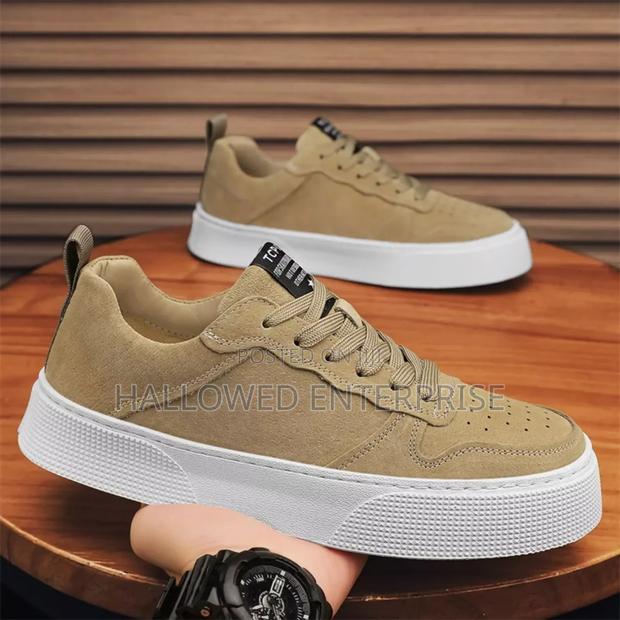 Nwe Trend Fashion Breathable Lightweight Shoe photo 2