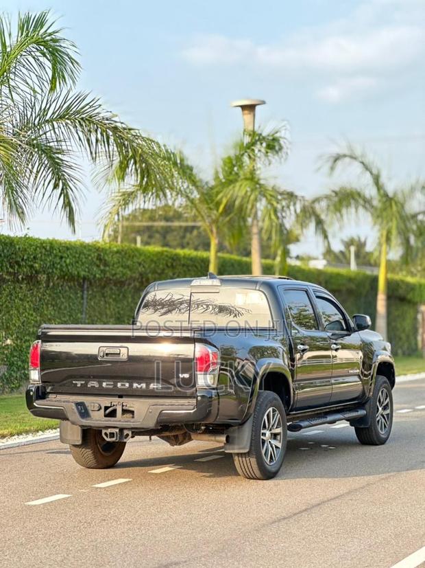 Toyota Tacoma Limited Double Cab 5' Bed V6 AT 2023 Black