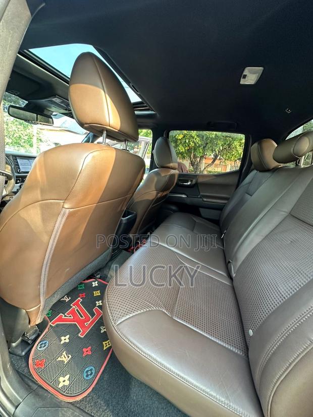 Toyota Tacoma Limited Double Cab 5' Bed V6 AT 2023 Black