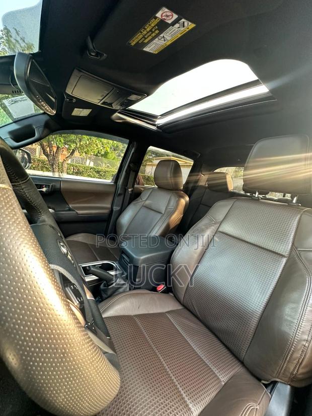 Toyota Tacoma Limited Double Cab 5' Bed V6 AT 2023 Black