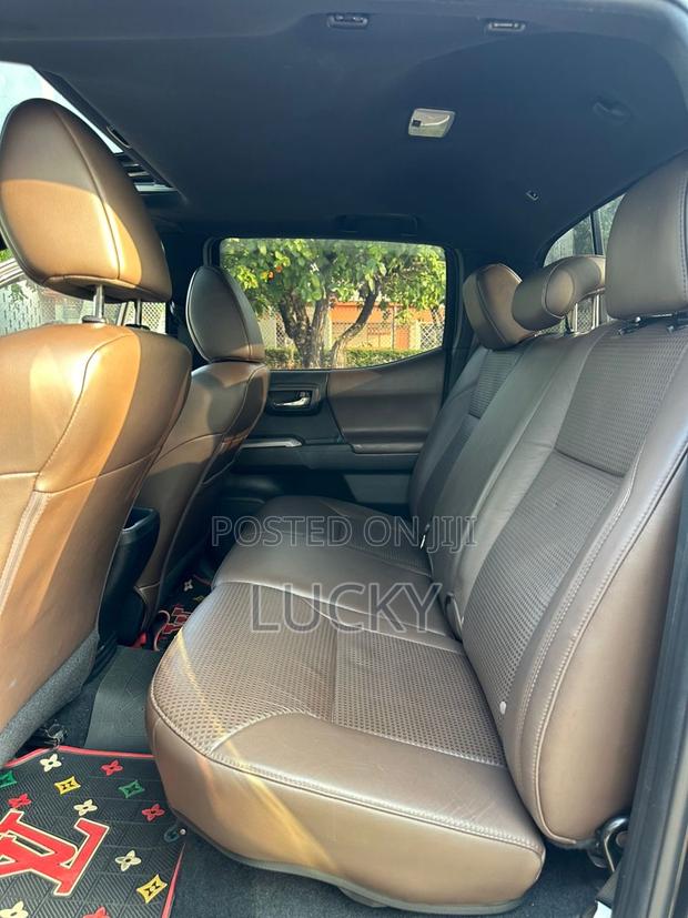 Toyota Tacoma Limited Double Cab 5' Bed V6 AT 2023 Black