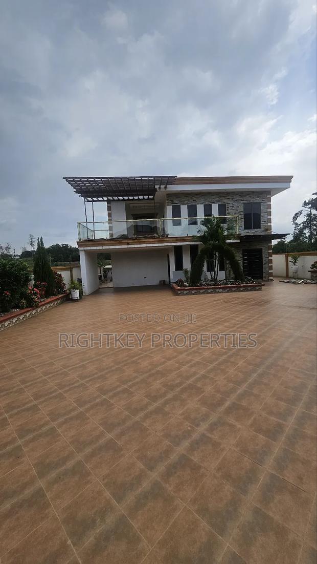 5bdrm Townhouse/Terrace in Hilltop Estate, Kumasi Metropolitan for sale · Photo 1