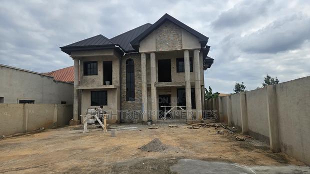 5bdrm House in Ahenema Kokoben, Kumasi Metropolitan for sale · Photo 3