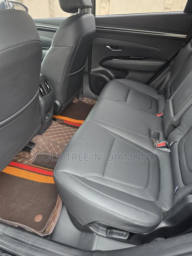 Hyundai Tucson 2023 Black photo 6